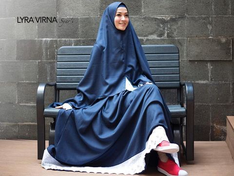 Ootd Dua Hijab Menggunakan Sepatu Kets