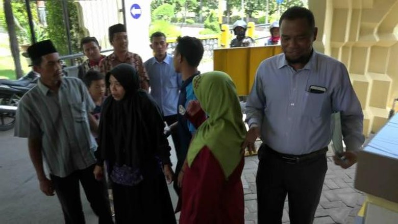 Dituduh Mencuri Kayu, Bapak Anak Menantu Ditahan Dituduh Mencuri Kayu, Bapak Anak Menantu Ditahan