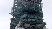 Patung ini terbuat dari campuran tembaga dan baja seberat 4.000 ton.