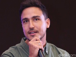 4 Wanita Seksi yang Dikabarkan Mantan Pacar Hamish Daud