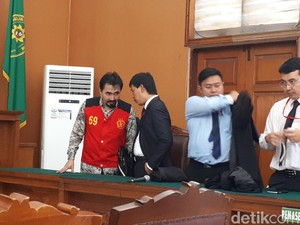 Jaksa: Aa Gatot Mengaku Elang di Rumahnya Datang Sendiri