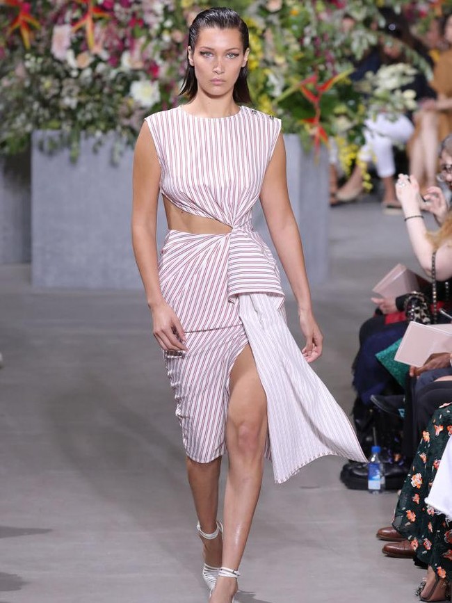 Bella Hadid di fashion show Jason Wu. (Foto: Getty Images)