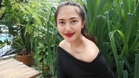 Ia mencuri perhatian hari ini karena menghadiri sidang ayahnya, Aa Gatot di PN Jaksel. Foto: Instagram/suci.patia