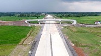 Tol Bakauheni-Terbanggi Besar dioperatori oleh PT Hutama Karya dan dibangun oleh 4 kontraktor, yakni PT PP, Waskita Karya, Adhi Karya, dan Wijaya Karya. (Hutama Karya).
