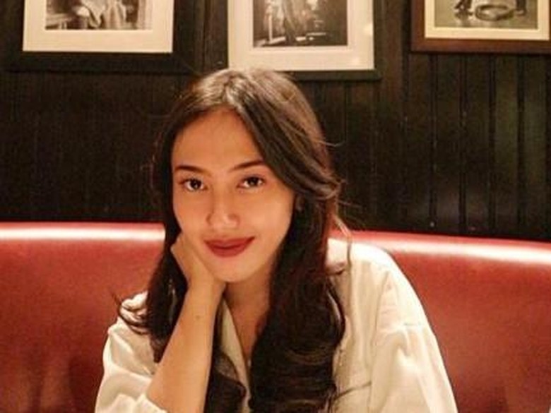 Jadi Penulis, Putri Aa Gatot Brajamusti: Nggak Semuanya Satu Keluarga Hancur! Jadi Penulis, Putri Aa Gatot Brajamusti: Nggak Semuanya Satu Keluarga Hancur!