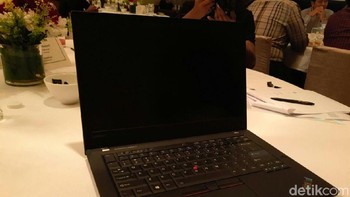 ThinkPad edisi 25 tahun ini tampil bak generasi pertamanya yang diluncurkan pada tahun 1992 lalu. Foto: detikINET/Yudhianto