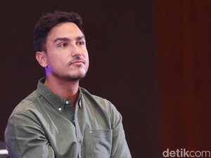 Unggah Foto saat Bayi, Hamish Daud Bikin Pangling