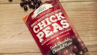  Kacang chickpea yang terkenal menyehatkan turut dilapisi cokelat. Tersedia dalam pilihan chickpea mentah dan panggang. Foto: Istimewa