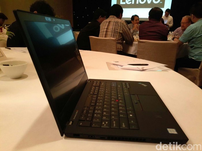ThinkPad edisi 25 tahun. Foto: detikINET/Yudhianto ThinkPad edisi 25 tahun. Foto: detikINET/Yudhianto