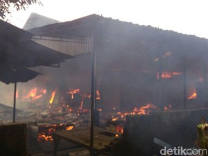 Pasar Purwasaba di Banjarnegara Terbakar