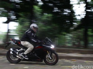 Ngebut 100 Km/Jam Pendengaran Bisa Rusak Permanen, Benarkah?