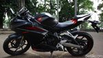Ngebut dengan CBR250RR di Jalanan Jakarta