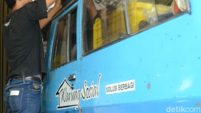 Warung Sosial, Jual Barang Rongsok untuk Bantu Masyarakat