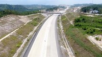 Saat ini progres konstruksi Bakauheni-Terbanggi Besar secara keseluruhan adalah 46,49% dengan pengadaan lahan sudah mencapai 91,08%. (Hutama Karya).
