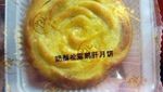 Unik! Kue Bulan Ini Diberi Isian Mie Instan hingga Kaki Katak