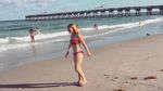 Foto: Putri Orang Terkaya Sedunia, Bikini dan Pantai