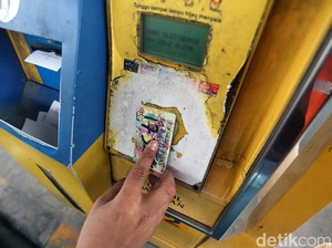 DPR Minta Kartu e-Money Gratis Selamanya