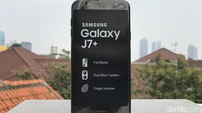 Unboxing Galaxy J7+ Berkamera Ganda