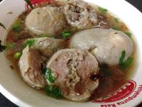 Aduh sedapnya bakso urat ini!