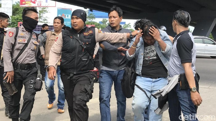Demo di Makassar Minta Nasionalisasi Freeport Berujung Ricuh