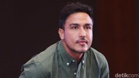 Beginilah wajah si pengantin baru. Ia menaklukkan Raisa Andriana dan menikah pada 3 September lalu. Foto: Ismail