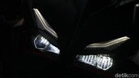 Mata sipit yang meruncing dengan desain futuristik membuat All New Honda CBR250RR ini mampu membelah angin dengan sempurna.