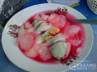 Legit Wangi Pisang Berbalut Adonan Dengan Topping Es Serut
