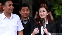 Istri Zack Lee itu bersyukur pelaku berusia 19 tahun itu berhasil ditangkap. Pool/Palevi S/detikFoto.