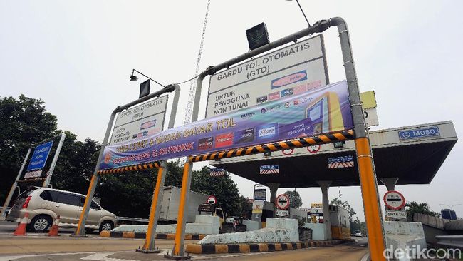 DPR Usul Ada 1 Gerbang Tol yang Masih Bisa Bayar Tunai DPR Usul Ada 1 Gerbang Tol yang Masih Bisa Bayar Tunai