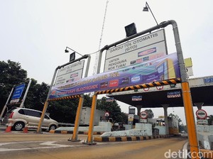 DPR Usul Ada 1 Gerbang Tol yang Masih Bisa Bayar Tunai