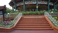Yang satu ini mungkin sering ditemui di media sosial. Area depan komidi putar khas Dufan ini memang menjadi spot cantik untuk berfoto maupun selfie (Shinta/detikTravel)