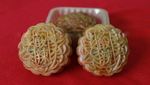 Unik! Kue Bulan Ini Diberi Isian Mie Instan hingga Kaki Katak
