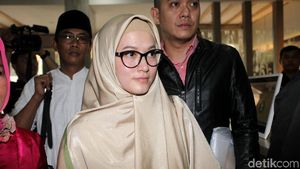 Ekspresi Lyra Virna Jalani Pemeriksaan Terkait Biro Haji