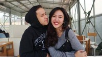 Kemesraan Suci dan pacarnya. Foto: Instagram/suci.patia