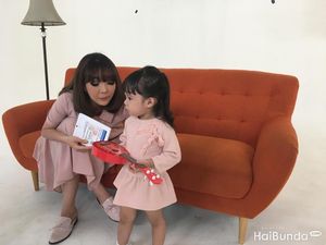 Foto: Kompaknya Gisel dan Gempi Saat Syuting Video Klip Bareng