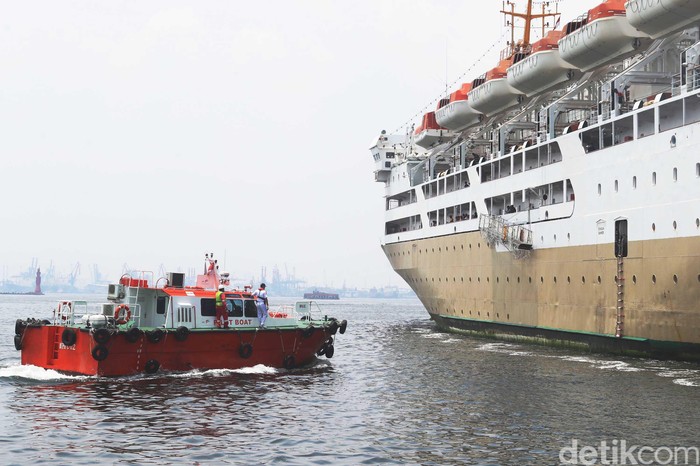 Melihat Peranan Kapal Pandu di Pelabuhan Tanjung Priok ...