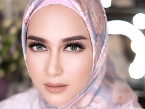 Foto: 10 Gaya Hijab Selebriti Pakai Ciput Rajut Anti Pusing