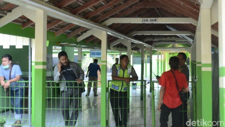 Jenazah 3 Personel Brimob Diautopsi, Keluarga Datangi RSUD Blora Jenazah 3 Personel Brimob Diautopsi, Keluarga Datangi RSUD Blora