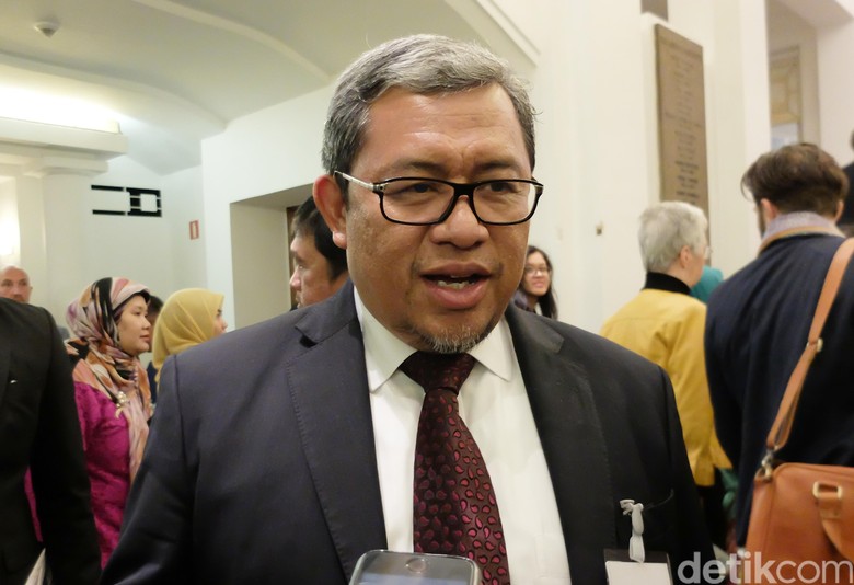 Gubernur Aher Berharap Kasus Difteri di Jabar Segera Tamat Gubernur Aher Berharap Kasus Difteri di Jabar Segera Tamat