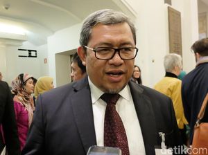 Teliti Model Bisnis di DAS Citarum, Aher Raih Gelar Doktor