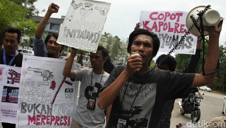 3 Anggota Satpol PP Jadi Tersangka Kekerasan Pada Wartawan Banyumas 3 Anggota Satpol PP Jadi Tersangka Kekerasan Pada Wartawan Banyumas