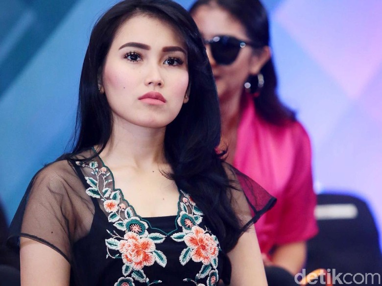 Ayu Ting Ting kangen Jupe. Foto: Ismail/detikHOT Ayu Ting Ting kangen Jupe. Foto: Ismail/detikHOT