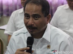 Hari ke-19 Gunung Agung Awas, Menpar Bikin Satgas Gerilya Bali Aman
