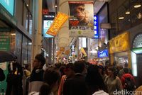 Kawasan Shinsaibashi yang dipadati wisatawan (Wahyu/detikTravel)