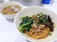 Bakmi Wong: Sedapnya Bakmi Yamin Bertopping Komplet Buatan Sang Artis