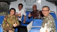 Djarot sempat menjajal bus tersebut.