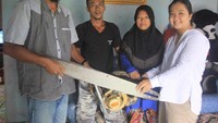 Bagi warga desa yang ingin berhenti menebang bisa menginvestasikan gergajinya. Nanti tim dari Yayasan ASRI akan memberikan bantuan modal untuk warga merintis usaha baru. (Foto: Facebook/Alam Sehat Lestari)
