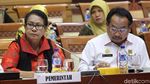 Menteri PPPA Yohana Yembise Raker dengan Komisi I DPR