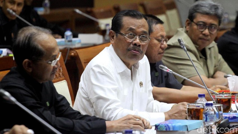 Jaksa Agung Minta Polisi Usut Tuntas Dalang Kasus Ujaran Kebencian Jaksa Agung Minta Polisi Usut Tuntas Dalang Kasus Ujaran Kebencian