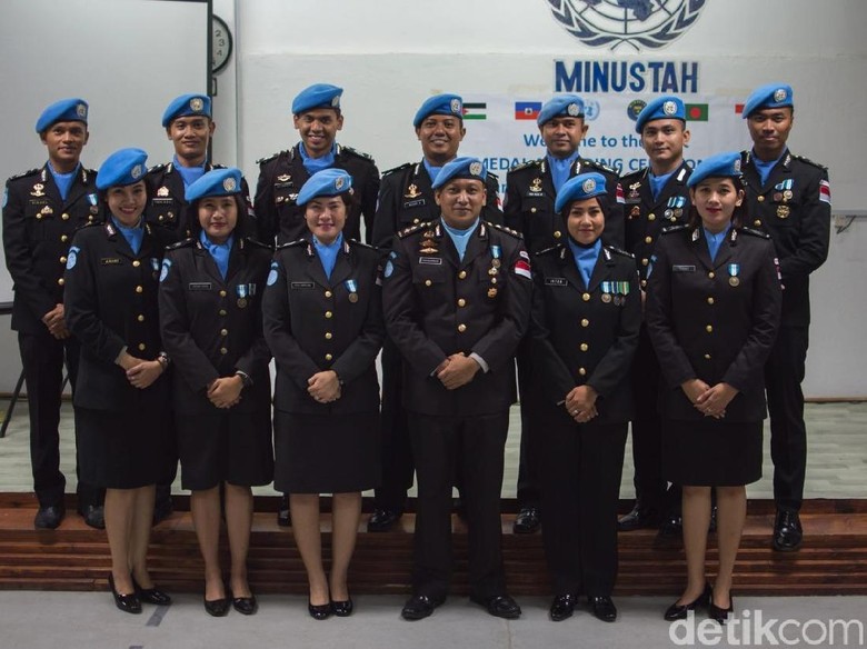 13 Anggota Polri di Minustah dapat Penghargaan UN Medal 13 Anggota Polri di Minustah dapat Penghargaan UN Medal